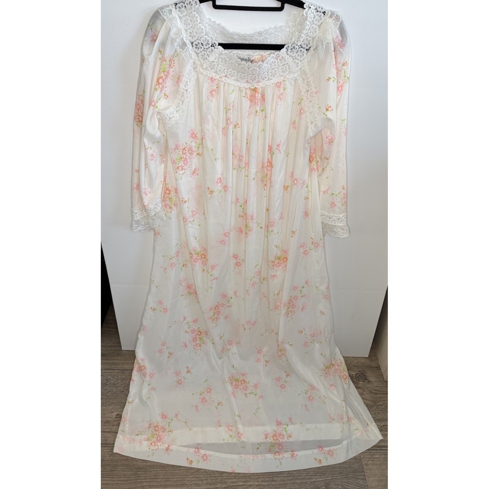Vintage Christian Dior Nightgown Floral Grandmacore Grannycore Fast‎ Shipping